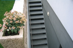 Treppe mit Profilstahlrosten